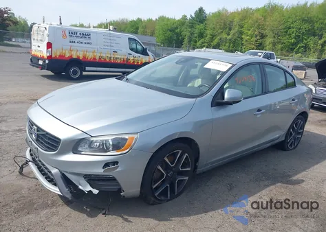 2017 Volvo S60 T5 Dynamic из США, поврежденный, VIN YV140MTLXH2420132